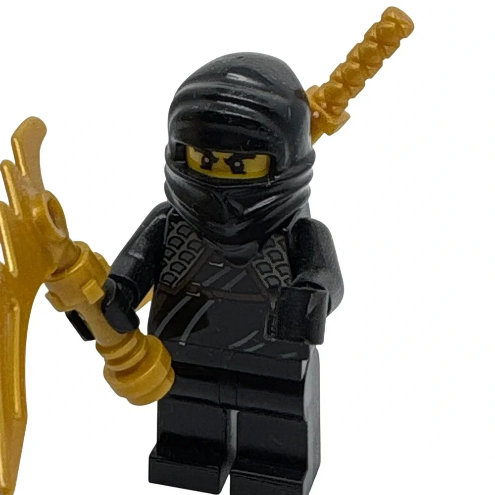 LEGO Ninjago Legacy Cole Minifigure with Golden Scythe and Katana Black Ninja